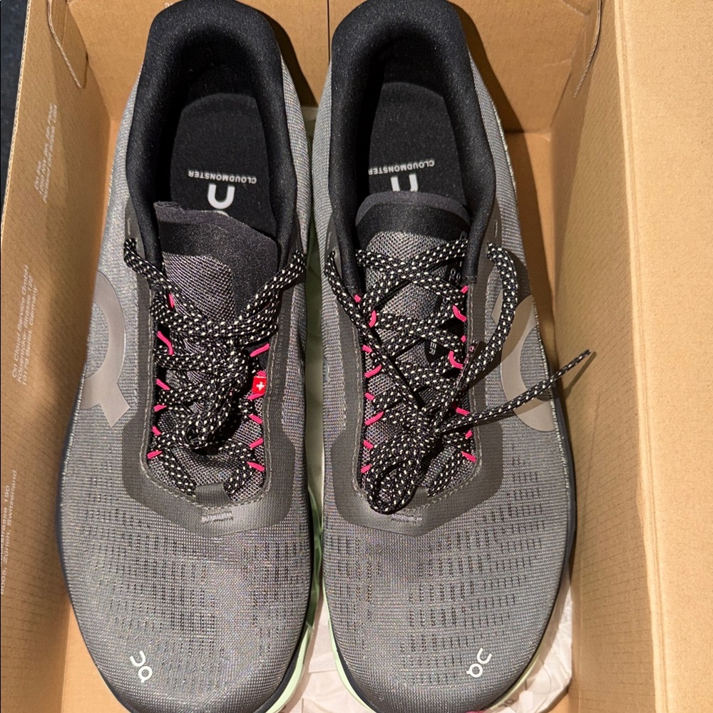 On Running Women's Cloudrunner Mint Gray with Pink Accents - Picture 2 of 4